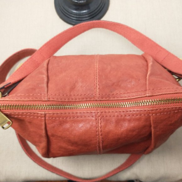 FOSSIL LONG LIVE VINTAGE RED HOBO BAG - Picture 11 of 16